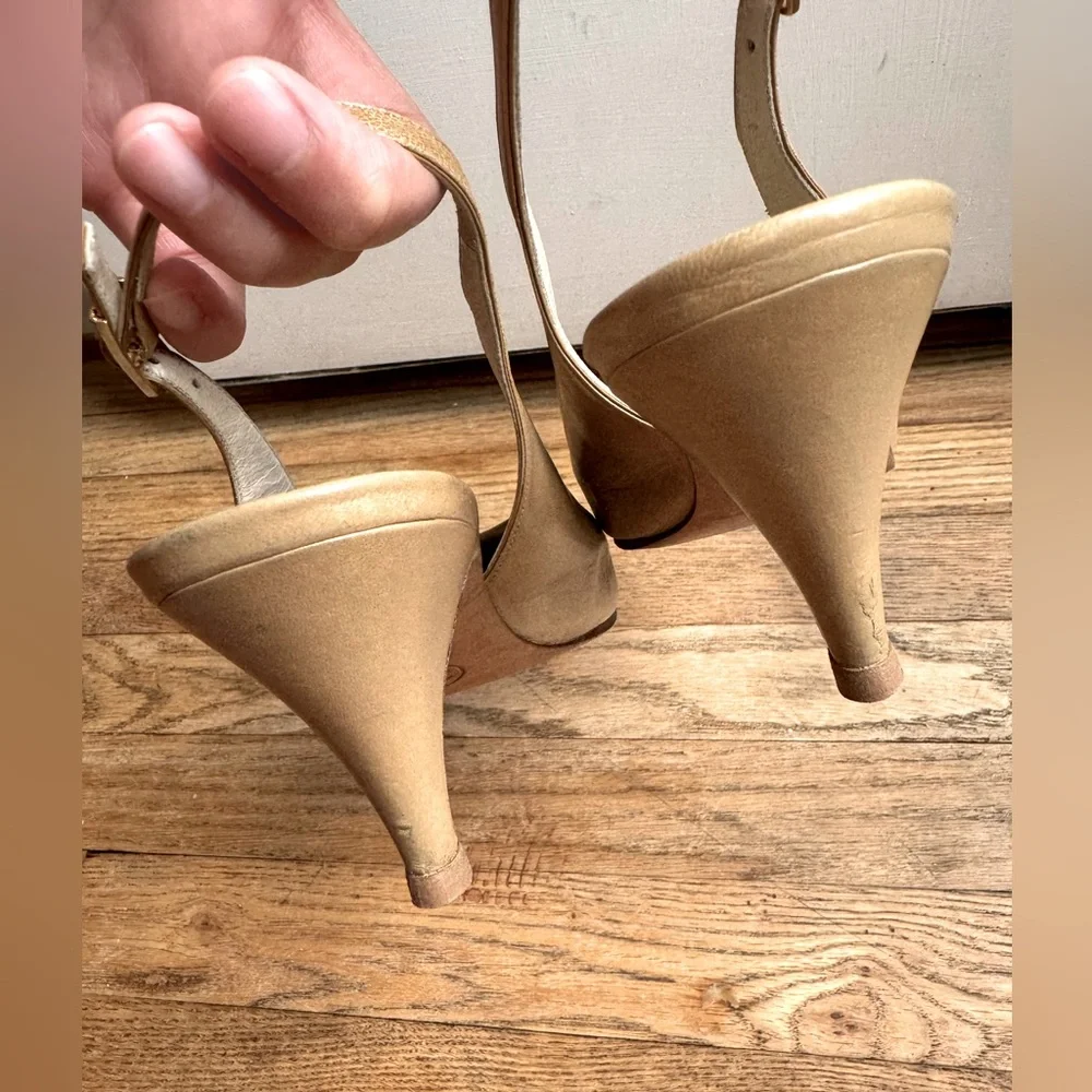 Chanel Beige Black Cap Toe Leather
Slingback Heels - Picture 5 of 6